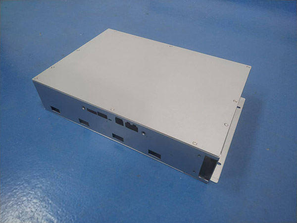 電源機箱